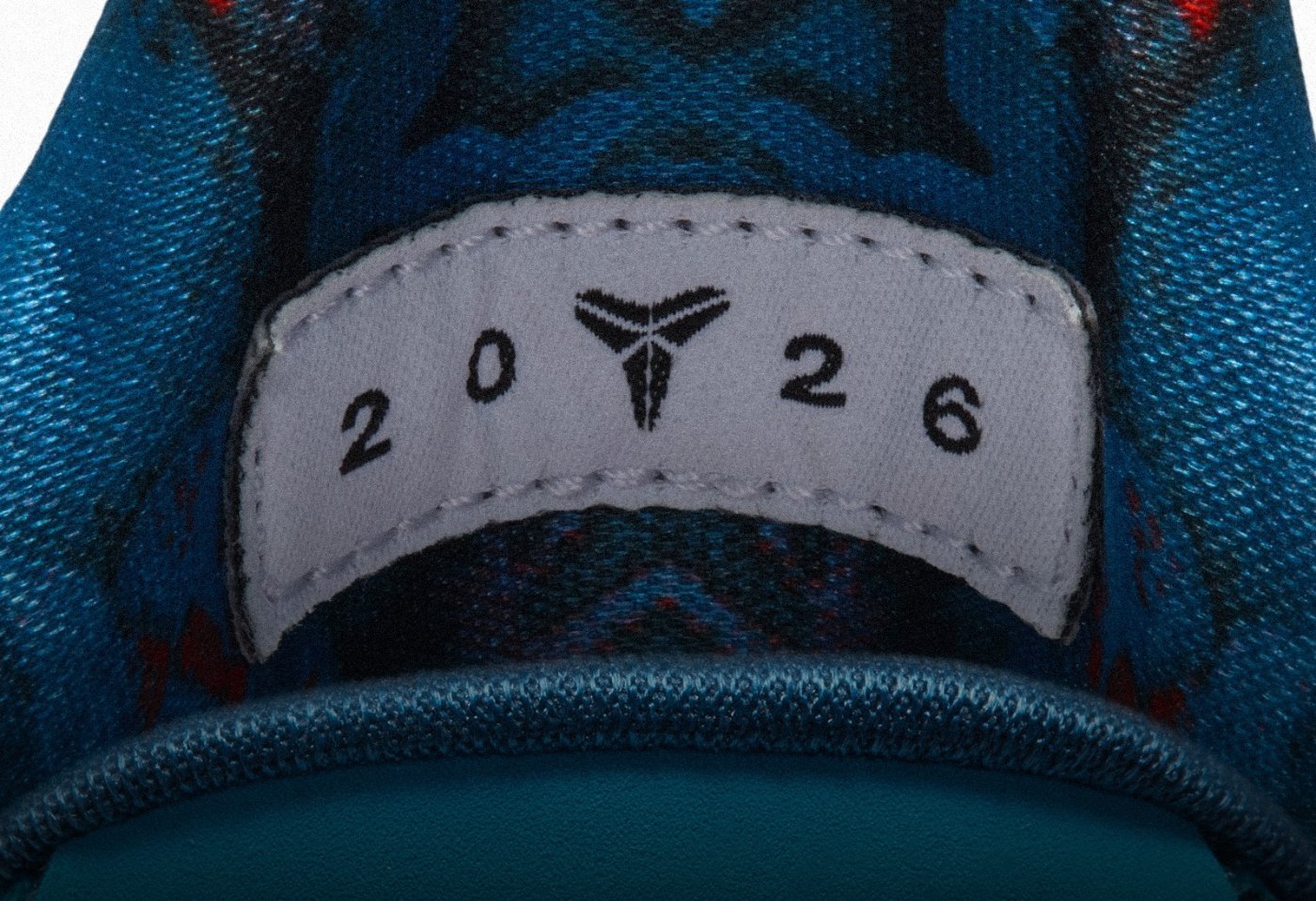 日期定了！下一双 Kobe 10 是这个配色，官图完整披露！